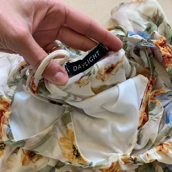 Daylight NWOT Floral Dress Ruffles Sz Small - Picture 3 of 4